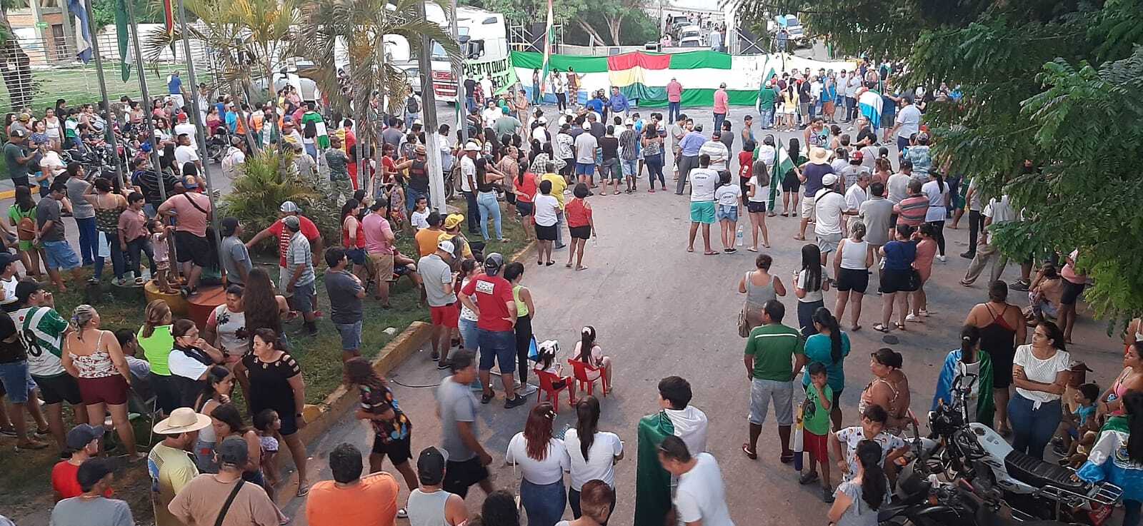 Milhares de bolivianos fazem protesto