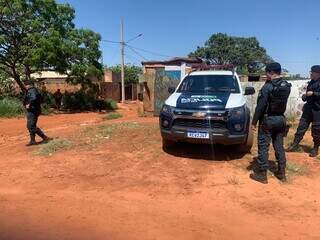 Antes de ser baleado, atiradores chamaram rapaz pelo nome no port&atilde;o