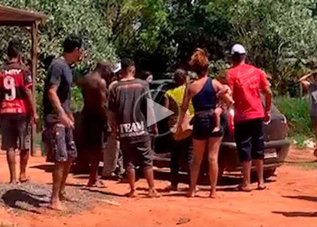 No Noroeste, fam&iacute;lia precisou socorrer jovem baleado por dupla de moto