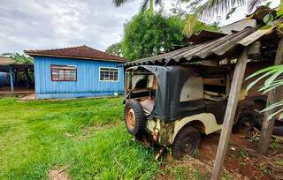 Casa azul e Jeep de uma vida são lembranças que ficaram de Alcides. (Foto: Aletheya Alves)