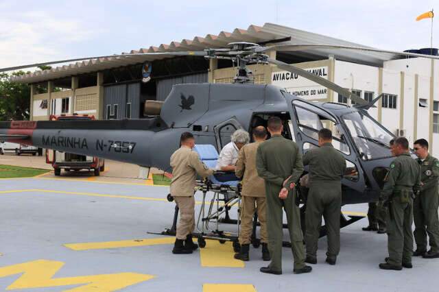 Mulher com les&atilde;o na coluna &eacute; resgatada por helic&oacute;ptero no Pantanal