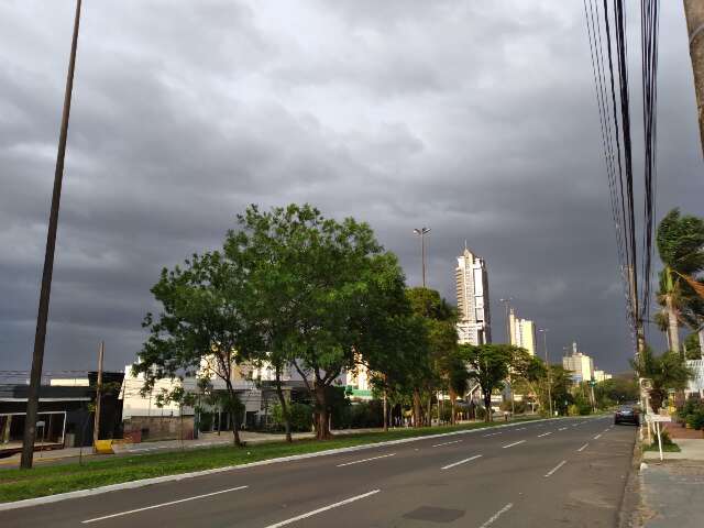 C&eacute;u anuncia mudan&ccedil;a no tempo e MS alerta para tempestade