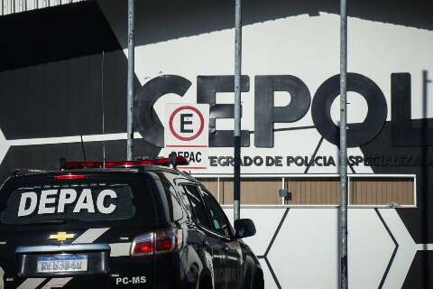 Motorista de aplicativo &eacute; amarrado em porta-malas durante roubo
