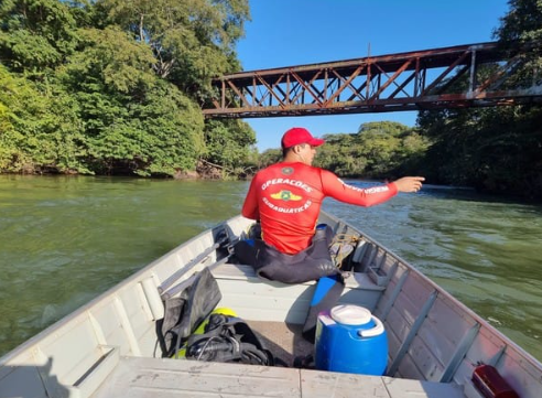 Pescador desaparece em rio ap&oacute;s acidente entre duas embarca&ccedil;&otilde;es