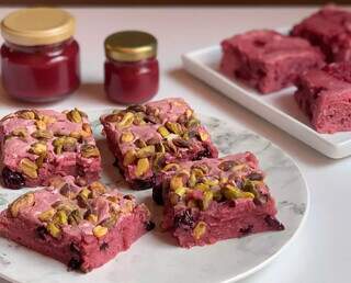 No Dia das Mães, Bianca produziu brownie ruby com cranberry e pistache. (Foto: Arquivo pessoal)