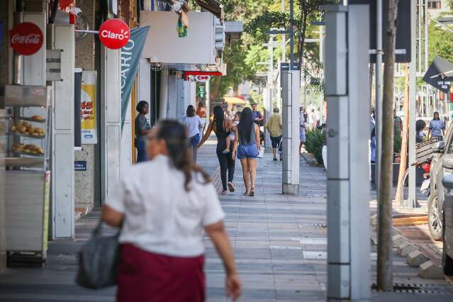 Com&eacute;rcio pode abrir, mas tem de dar tempo para funcion&aacute;rio votar