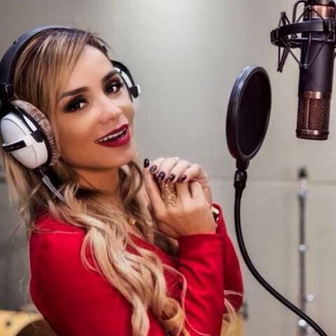 Cantora nega racismo e diz que seguran&ccedil;a a est&aacute; confundindo com outra pessoa