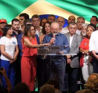 Presidente eleito, Luiz Inácio Lula da Silva, durante primeiro discurso após apuração do votos. (Foto: Reprodução / YouTube)