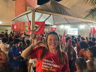 Giselle Marques (PT) em comemoração da vitória do presidente eleito Luis Inácio Lula da Silva. (Foto: Divulgação/PT)