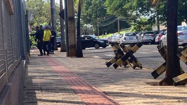 Homem &eacute; preso por boca de urna em escola do Bairro Cai&ccedil;ara