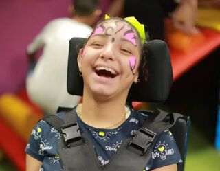 Gabi teve 7 paradas cardíacas e ouviu que não viveria, mas chegou aos 15