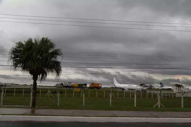Apesar de neblina e c&eacute;u encoberto, Aeroporto Internacional funciona normalmente