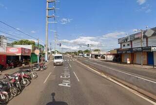 Agente atirou no chão na Avenida Euler de Azevedo. (Foto: Reprodução/Google Maps)