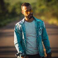 Som da Concha volta domingo com shows de Caio Mendes e Alex Cavalheri