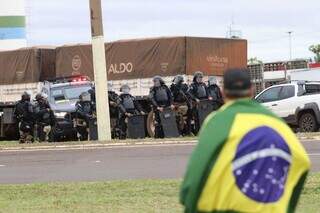 Protesto na saída para Cuiabá, em Campo Grande, foi desmobilizado pela PRF. (Foto: Henrique Kawaminami)