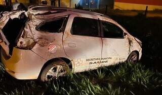 Veículo foi parar em área de mata às margens da rodovia. (Foto: Costa Leste News)
