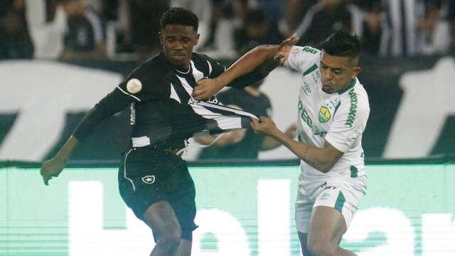 Botafogo perde para o Cuiab&aacute; e se complica na briga pela Pr&eacute;-Libertadores