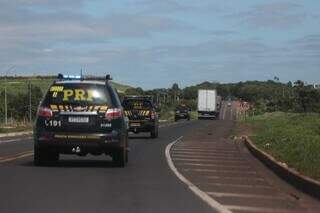 Trecho totalmente desobstruído pela PRF na BR-060, em Campo Grande, na manhã desta quarta-feira (2). (Foto: Henrique Kawaminami)