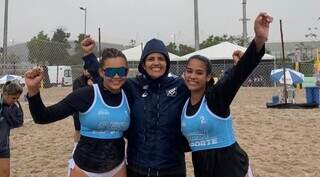 Ana Beatriz Sanches e Beatriz Sandim, da Escola Sesi, ganhou o primeiro jogo (Foto: Divulgação)