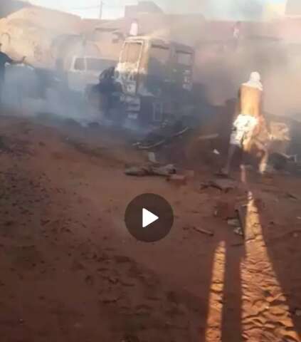 Inc&ecirc;ndio atinge garagem de resid&ecirc;ncia e destr&oacute;i caminh&otilde;es no Caiob&aacute; 