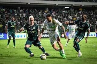 Lance da partida disputada no Estádio da Serrinha (Foto: Gabriel Tadiotto/Juventude)