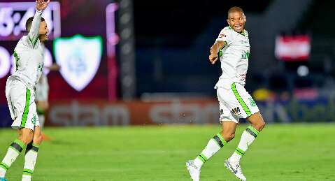 América-MG goleia Bragantino e se firma na briga por uma vaga na Libertadores