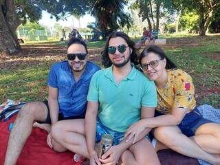 William, Felipe e Márcia contam sobre experiências com grupo e adoção. (Foto: Aletheya Alves)