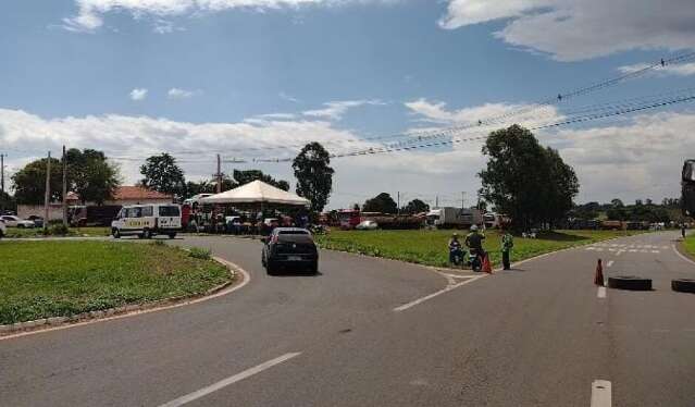 Ap&oacute;s 3 dias sem bloqueios, manifestantes voltam a fechar BR-158