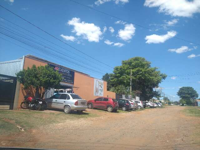 Crian&ccedil;a que se afogou em piscina de casa de eventos recebe alta 