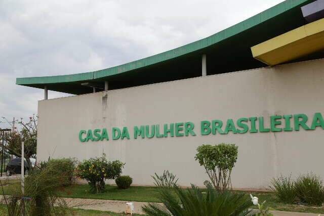B&ecirc;bado, motorista de aplicativo tenta passar a m&atilde;o em passageira e acaba preso