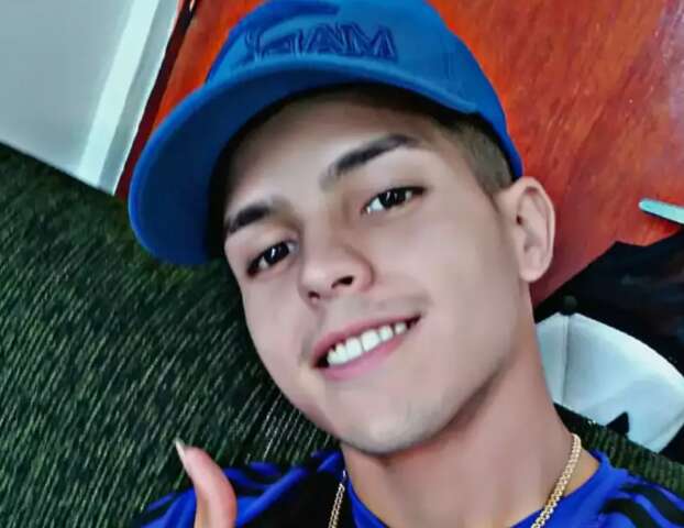 Jovem foi executado por mascarados na frente da casa da ex-mulher