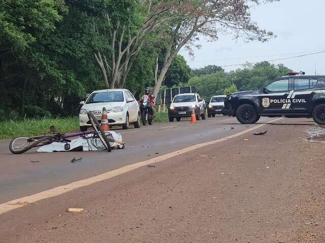 Ciclista morre atropelado por Golf ao tentar atravessar BR-376