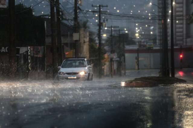 MS est&aacute; sob novo alerta de chuvas intensas com ventos de at&eacute; 60 km/h