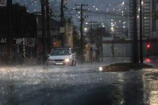 MS est&aacute; sob novo alerta de chuvas intensas com ventos de at&eacute; 60 km/h