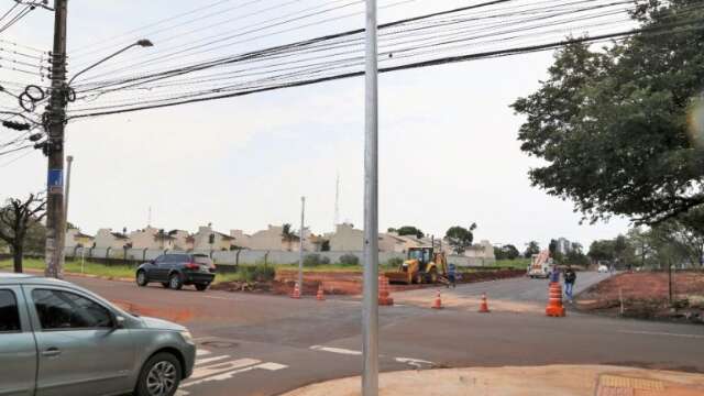 Asfalto do novo acesso ao Bairro Tiradentes &eacute; conclu&iacute;do