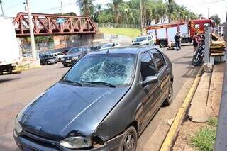 Motociclista sem CNH se envolve em acidente com carro no centro da Capital