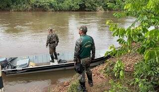 Policiais militares ambientais estão em pontos estratégicos e até a paisana para coibir pesca ilegal. (Foto: PMA)