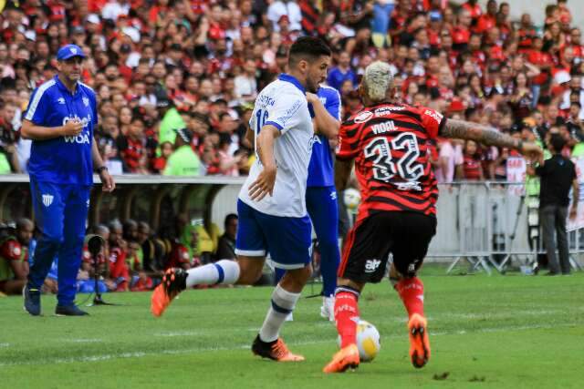 Flamengo termina o Brasileir&atilde;o com derrota de virada para o rebaixado Ava&iacute;