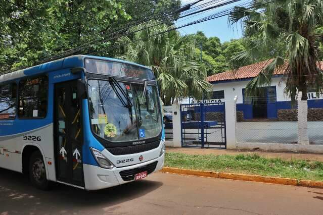 Motorista de &ocirc;nibus desvia rota para que abusador fosse preso