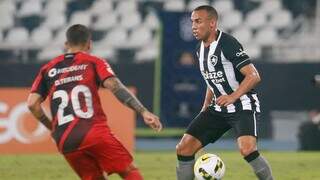 Athletico-PR e Botafogo fazem duelo direto por uma vaga na Libertadores. (Foto: Vitor Silva/Botafogo)