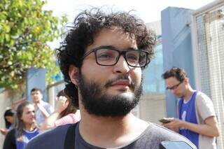 Fernando Maciel fez prova em universidade na Rua Ceará, na Capital. (Foto: Kísie Ainoã)