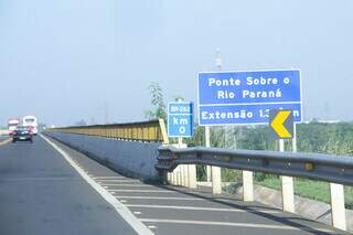 Ponte sobre o Rio Paraná na BR-262 (Arquivo/Campo Grande News)