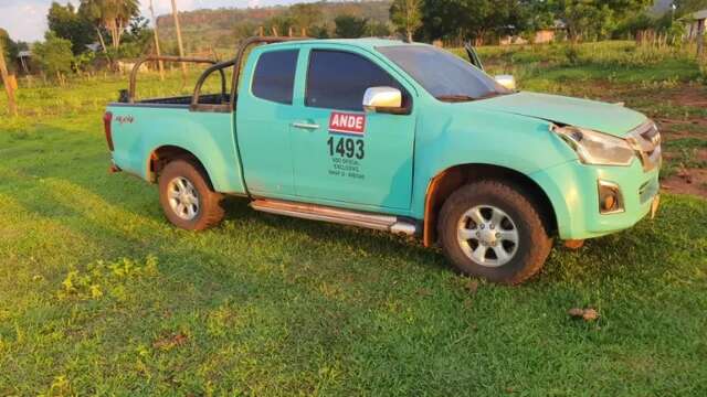 Ve&iacute;culo oficial de ag&ecirc;ncia de energia carregava 230 quilos de maconha