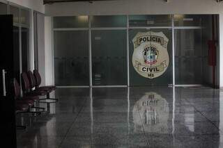 Mulher procura a pol&iacute;cia ao desconfiar que filha de 2 anos foi estuprada