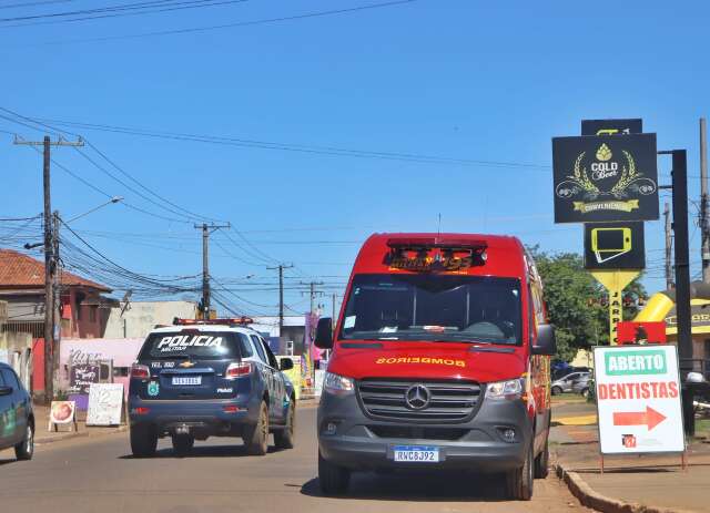 Rapaz atingido com tr&ecirc;s tiros est&aacute; est&aacute;vel na Santa Casa