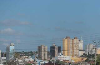 Tempo est&aacute;vel predomina e m&aacute;xima pode chegar aos 34&ordm;C em MS