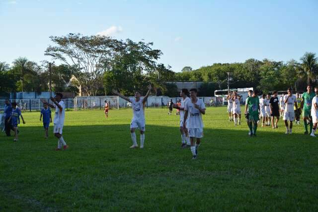 Decis&otilde;es no futebol e corridas s&atilde;o destaques da agenda esportiva