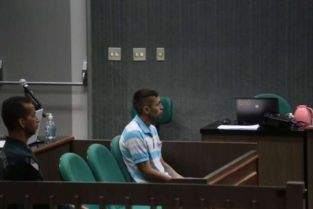 R&eacute;u por tentar matar esposa esfaqueada &eacute; condenado a 11 meses em regime aberto