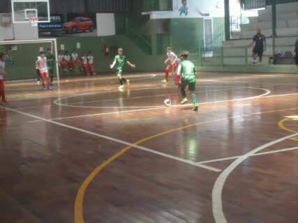 Rodada define finalistas de torneio de futsal em quatro categorias