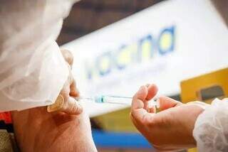 Vacinação ocorre em Campo Grande de segunda a sábado (Foto Henrique Kauaminami/Arquivo)